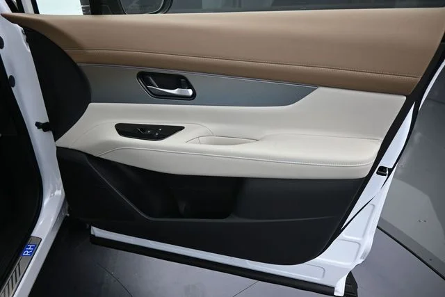 New 2026 Everest White Pearl TriCoat Nissan Platinum image 11