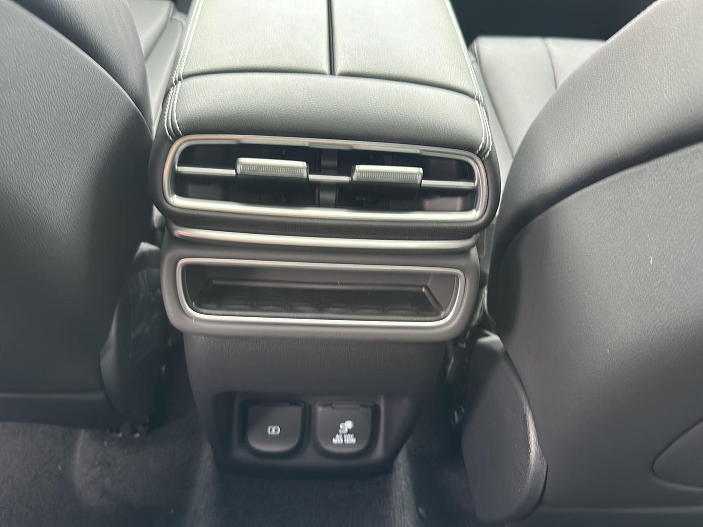 New 2026 Capri Blue Genesis 2.5T Select image 36