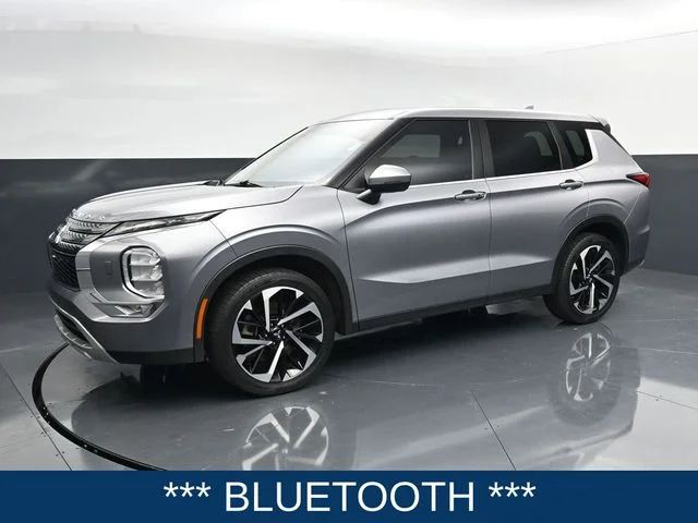 Used 2022  Mitsubishi SE image 4