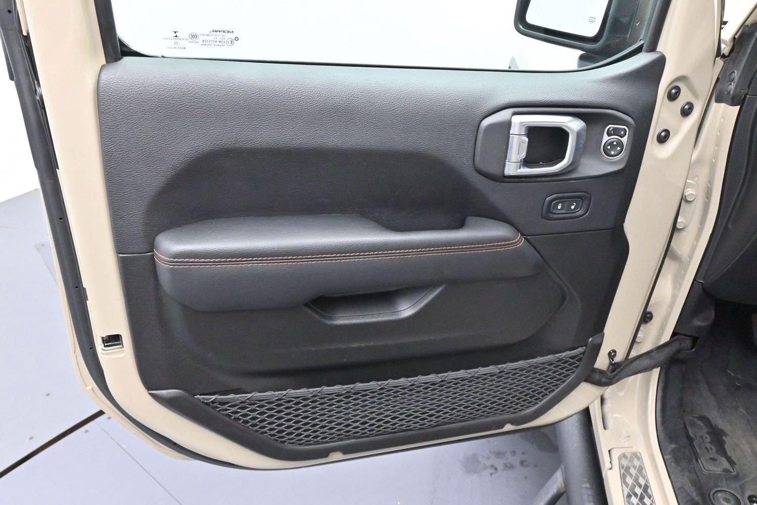 Used 2022 Limited Edition Gobi Clearcoat Jeep Mojave image 9