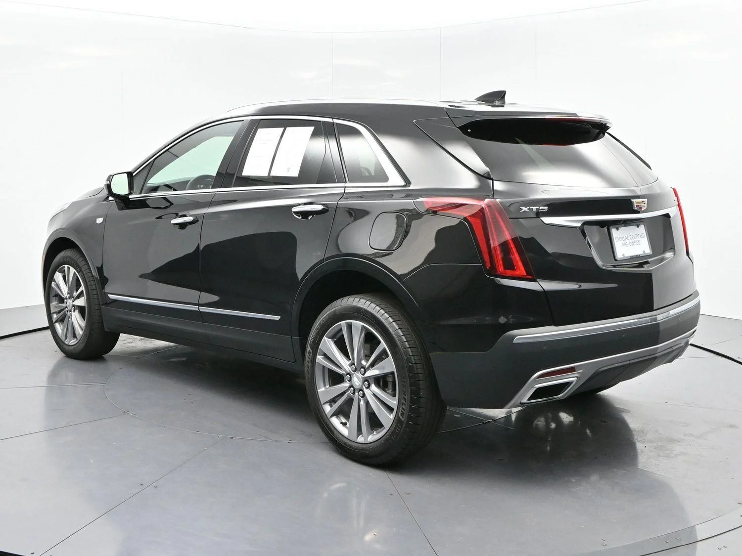 Used 2025 Stellar Black Metallic Cadillac Premium Luxury image 5