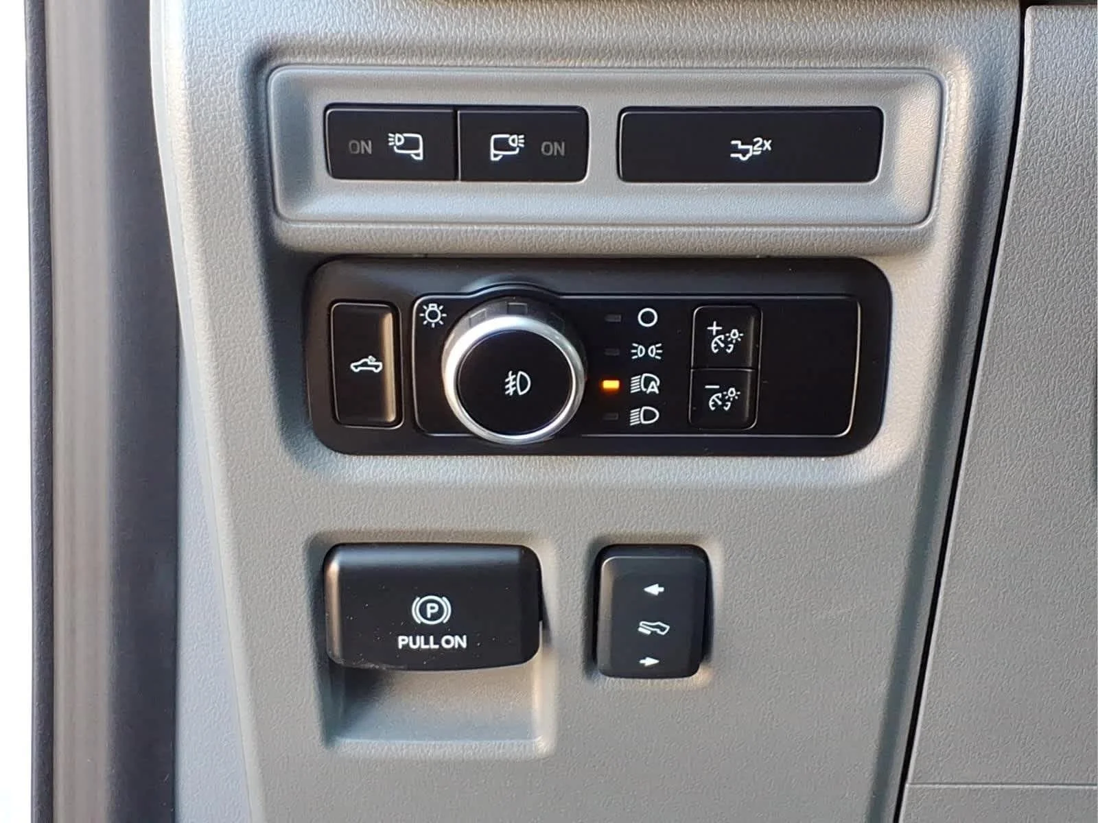 Used 2023 Oxford White Ford LARIAT image 13