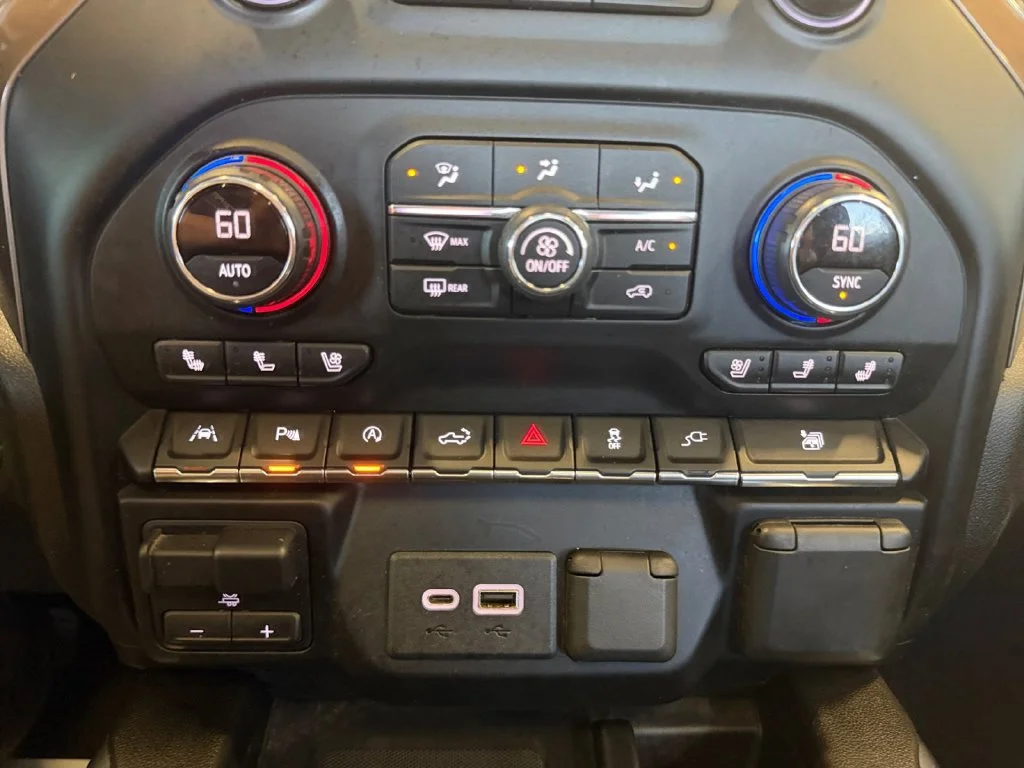 Used 2020 White Chevrolet High Country image 23