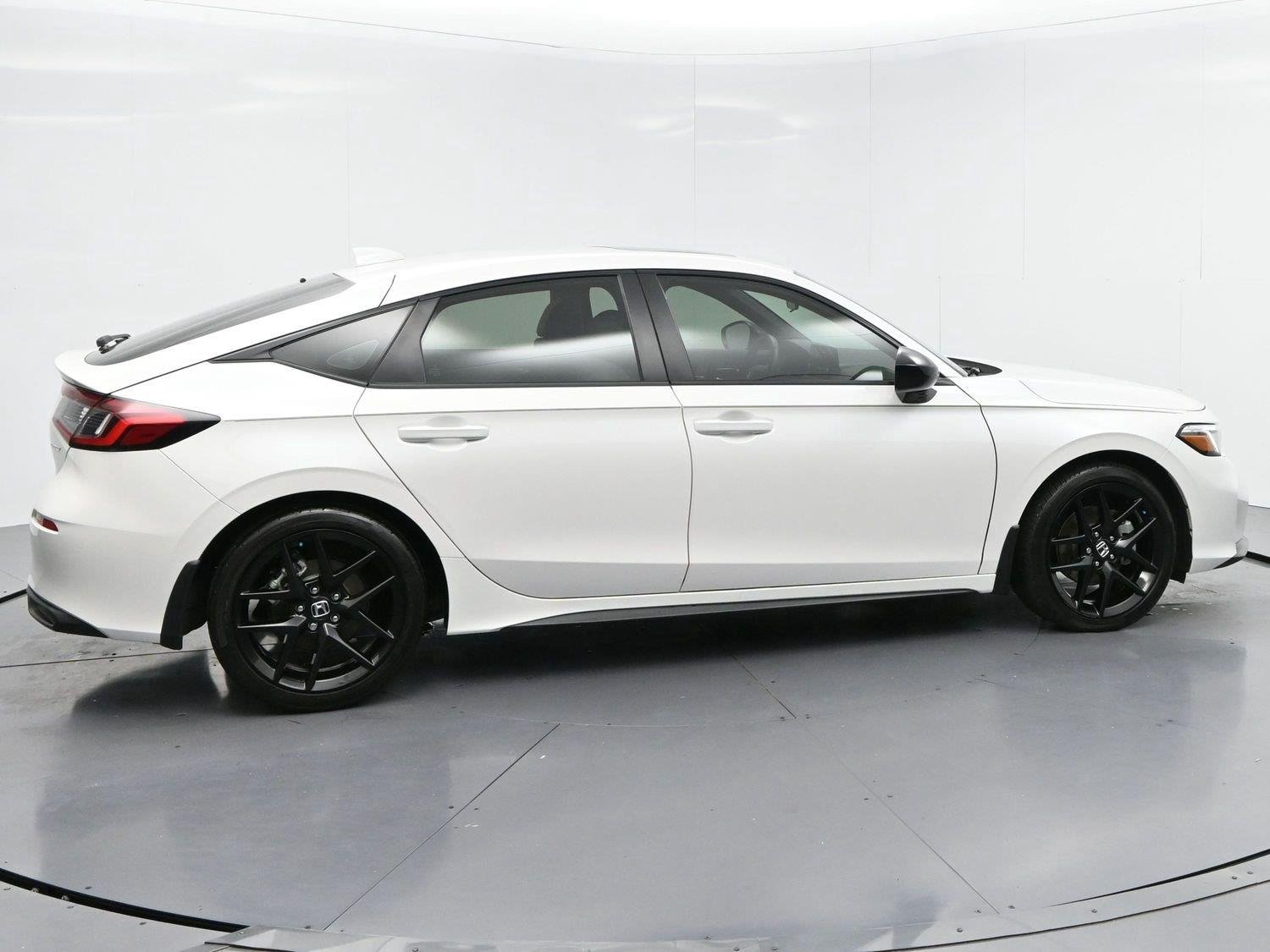 Used 2025 Platinum White Pearl Honda Sport image 8