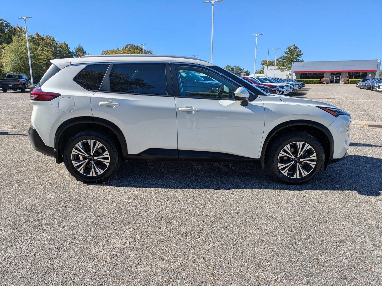 Used 2023 Pearl White Tricoat Nissan SV image 3