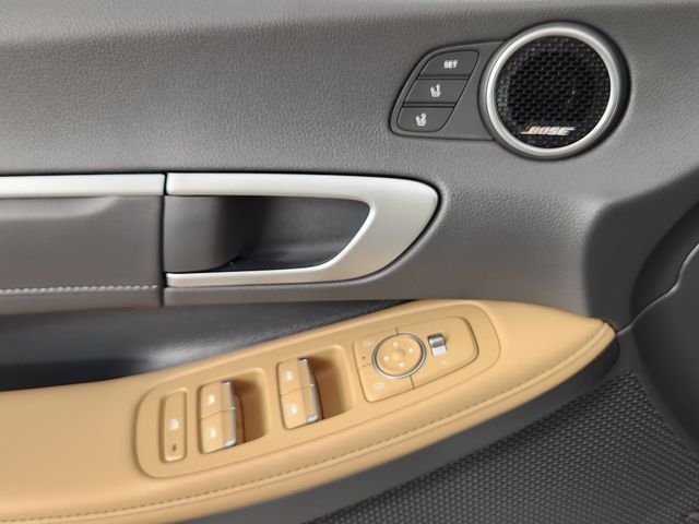 Used 2025 White Hyundai Limited image 10