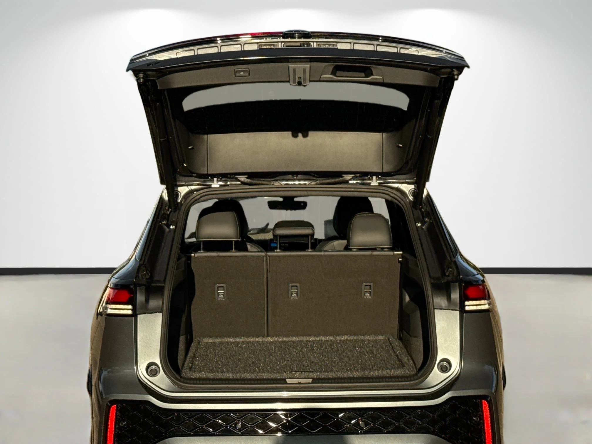 New 2026 Platinum Volkswagen SE R-Line Black image 12