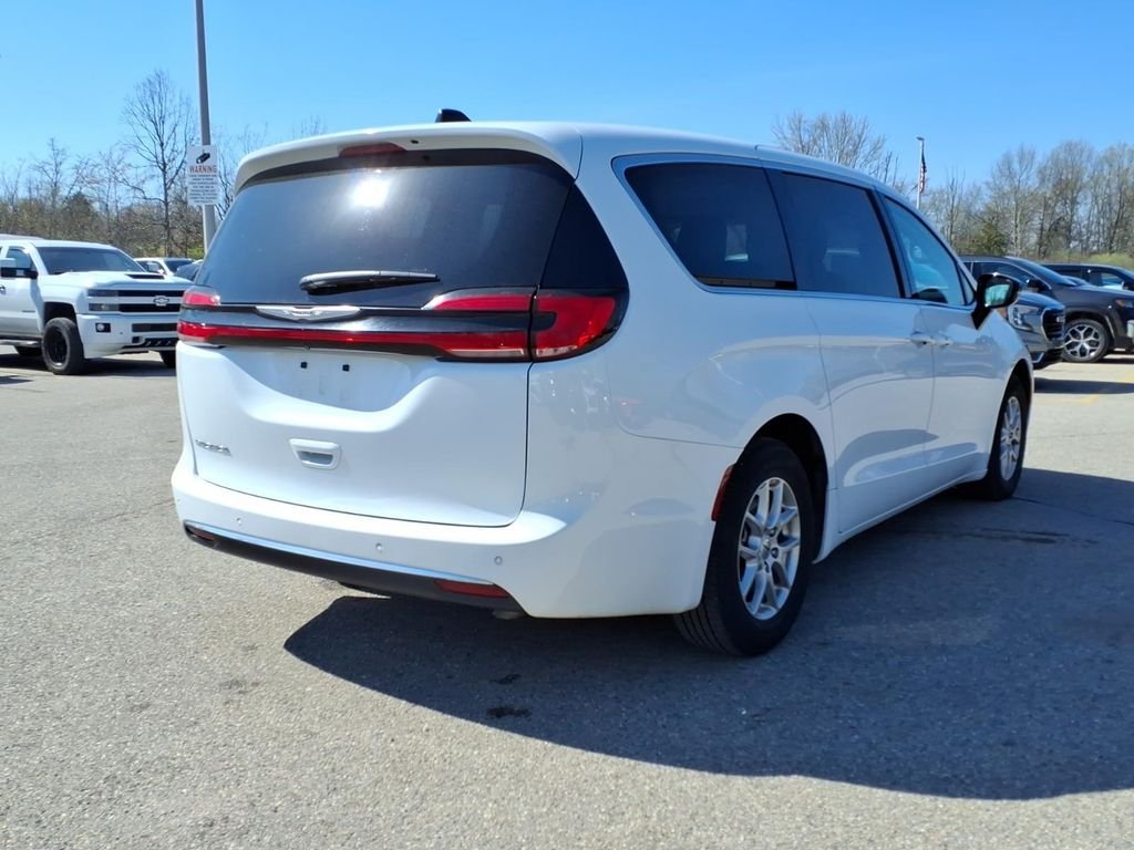 Used 2024 White Chrysler Touring L image 13