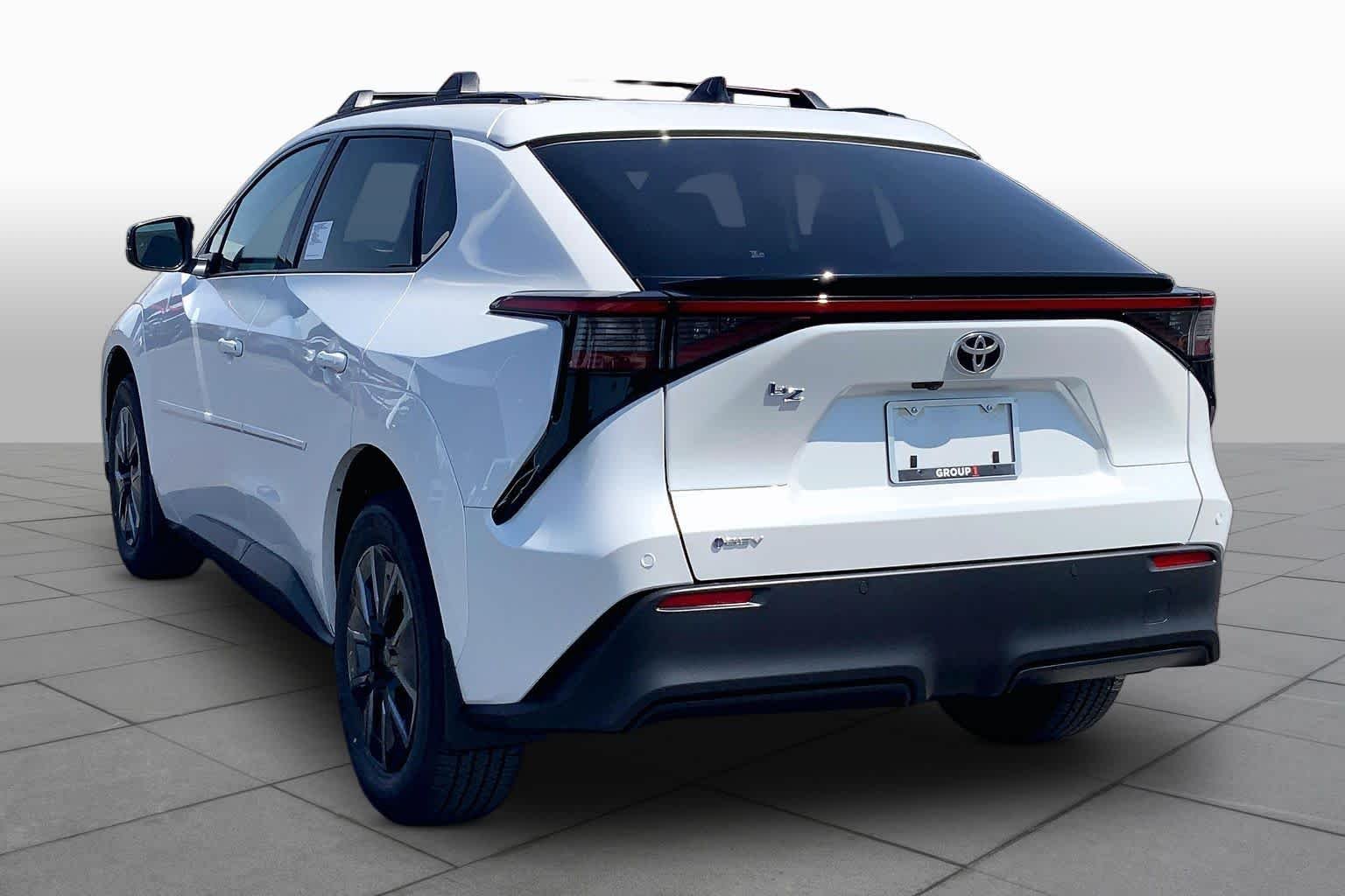 New 2026 Wind Chill Pearl Toyota XLE image 12