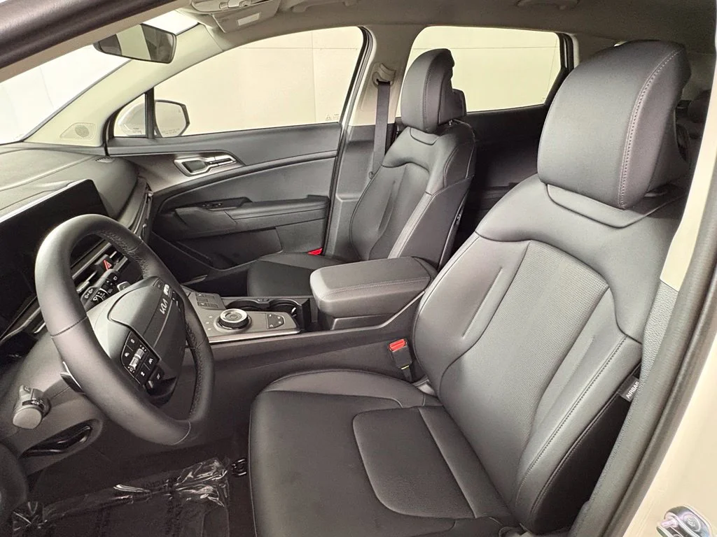 New 2027 Snow White Pearl Kia EX image 28