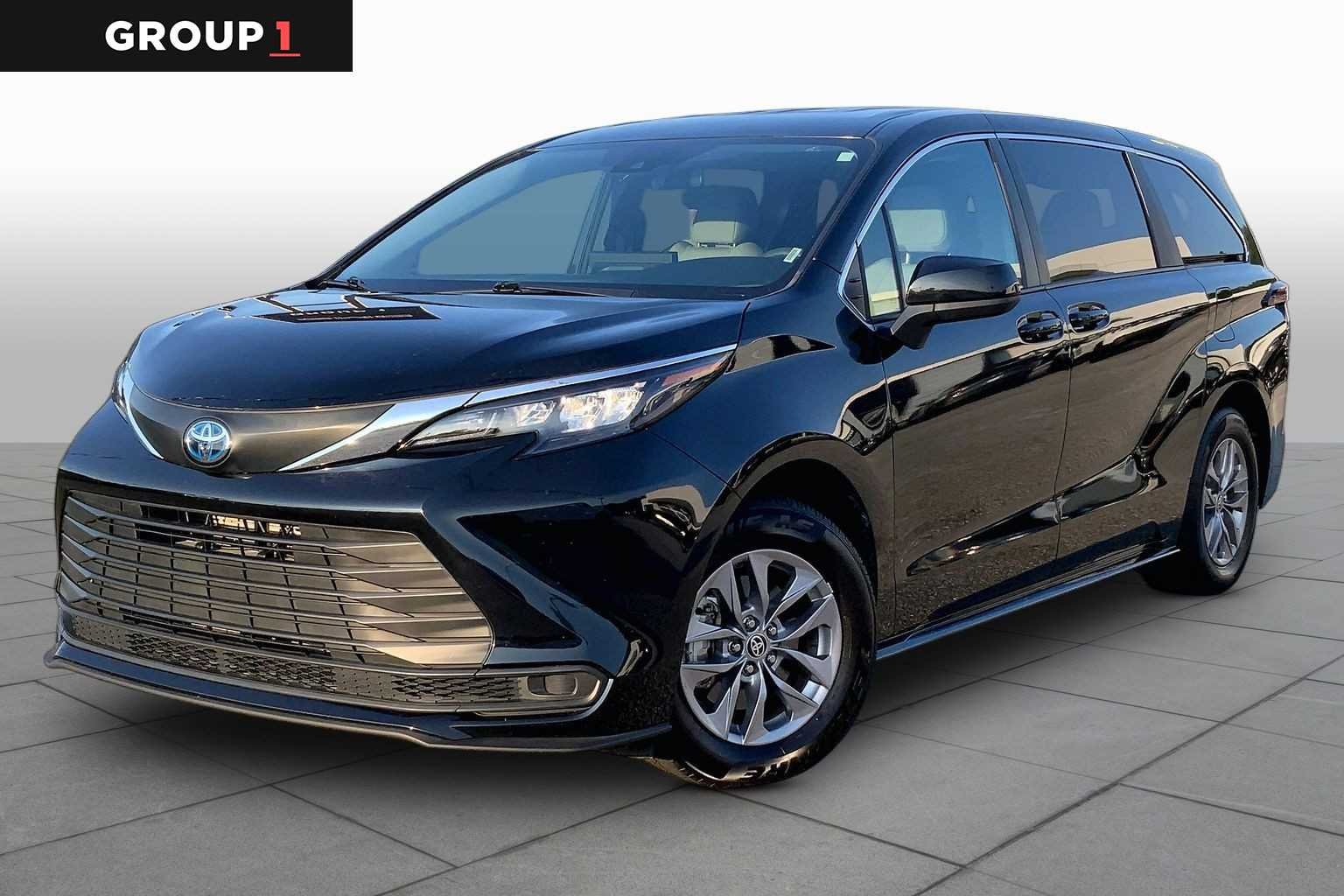 2025 Toyota Sienna LE