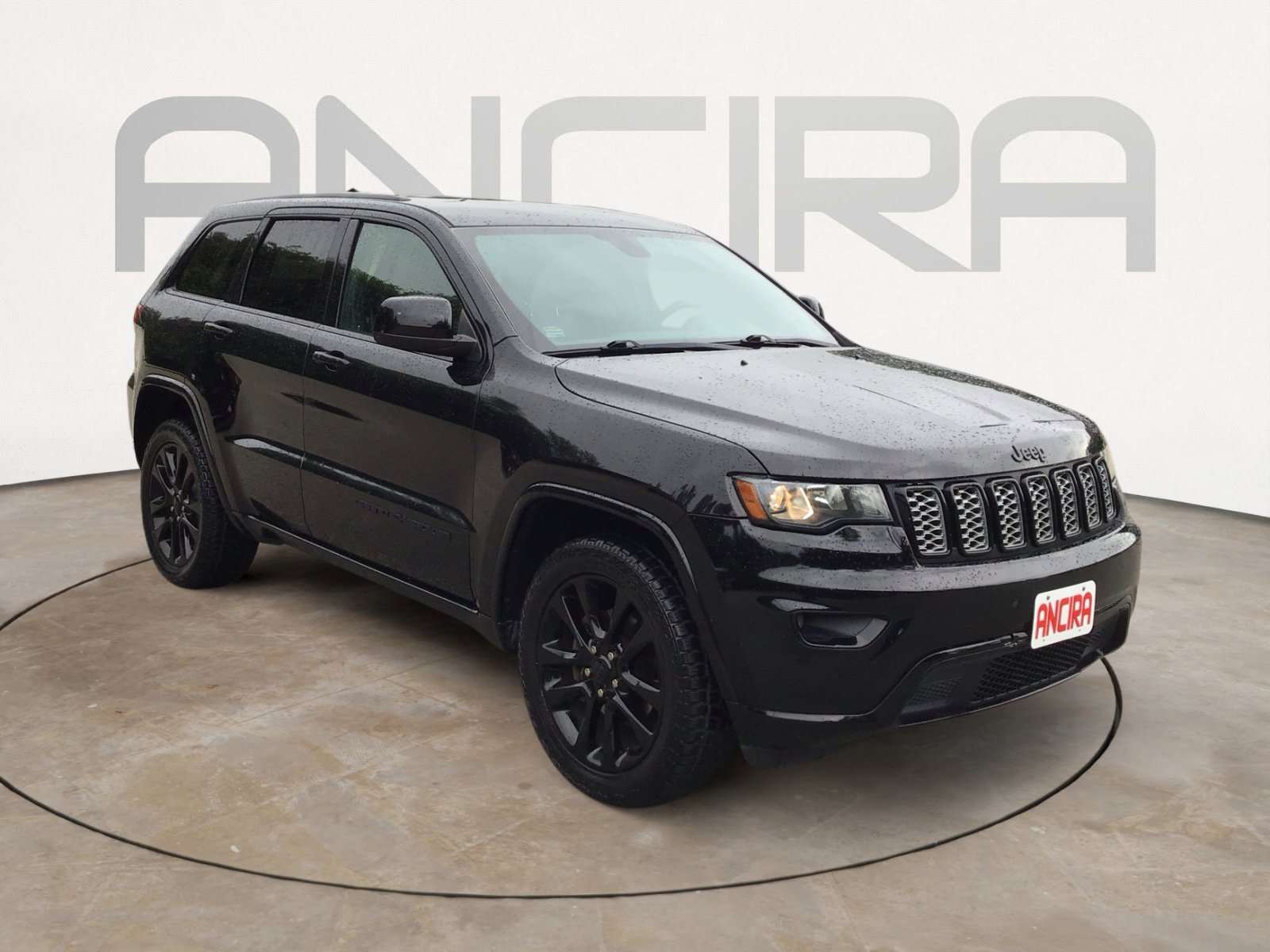 Used 2018 Diamond Black Crystal Pearlcoat Jeep Altitude image 6