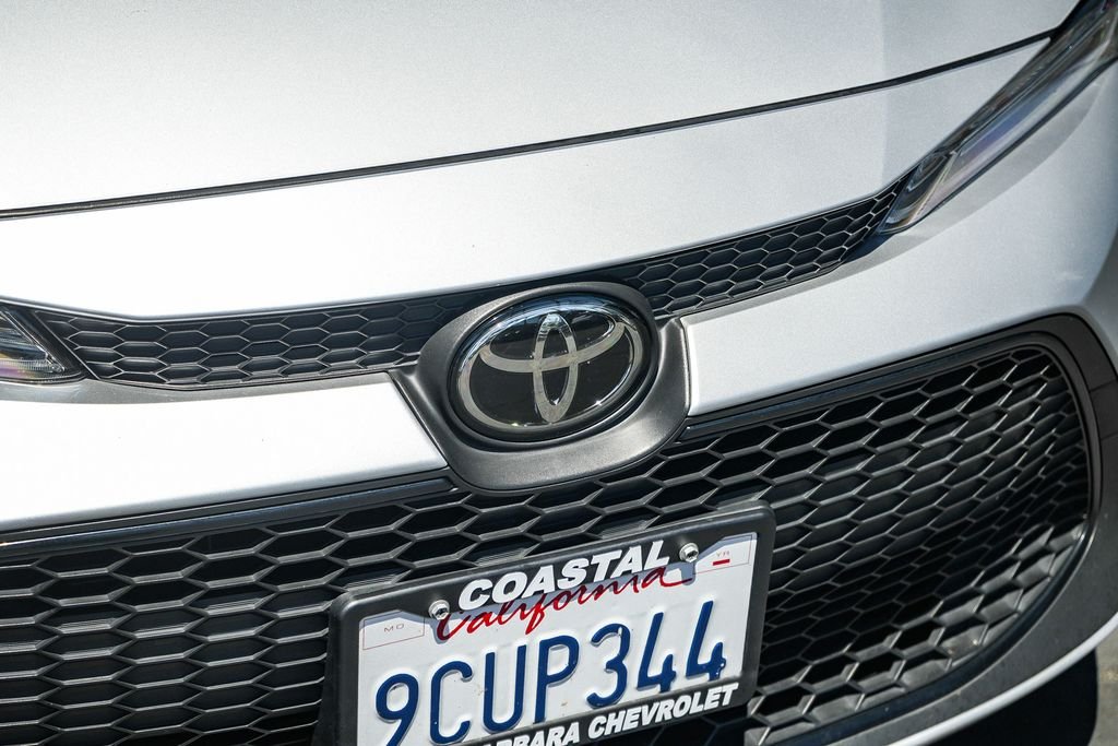 Used 2022 Silver Toyota LE image 9