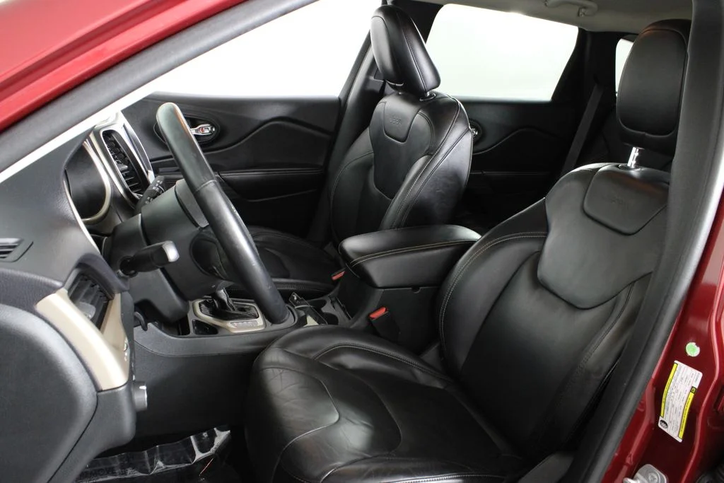 Used 2015 Red Jeep Limited image 19