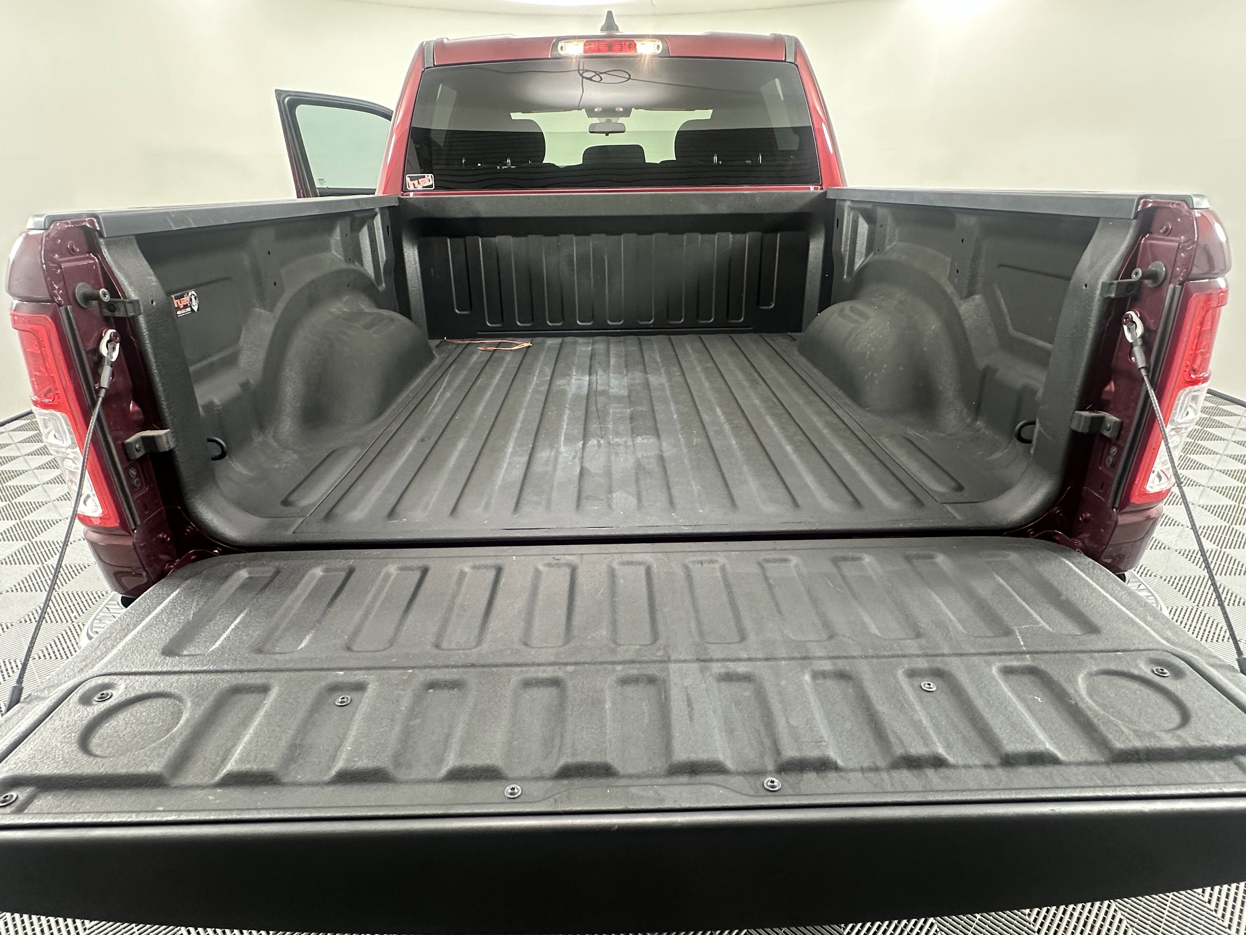 Certified Used 2023 Delmonico Red Pearlcoat Ram Big Horn image 21