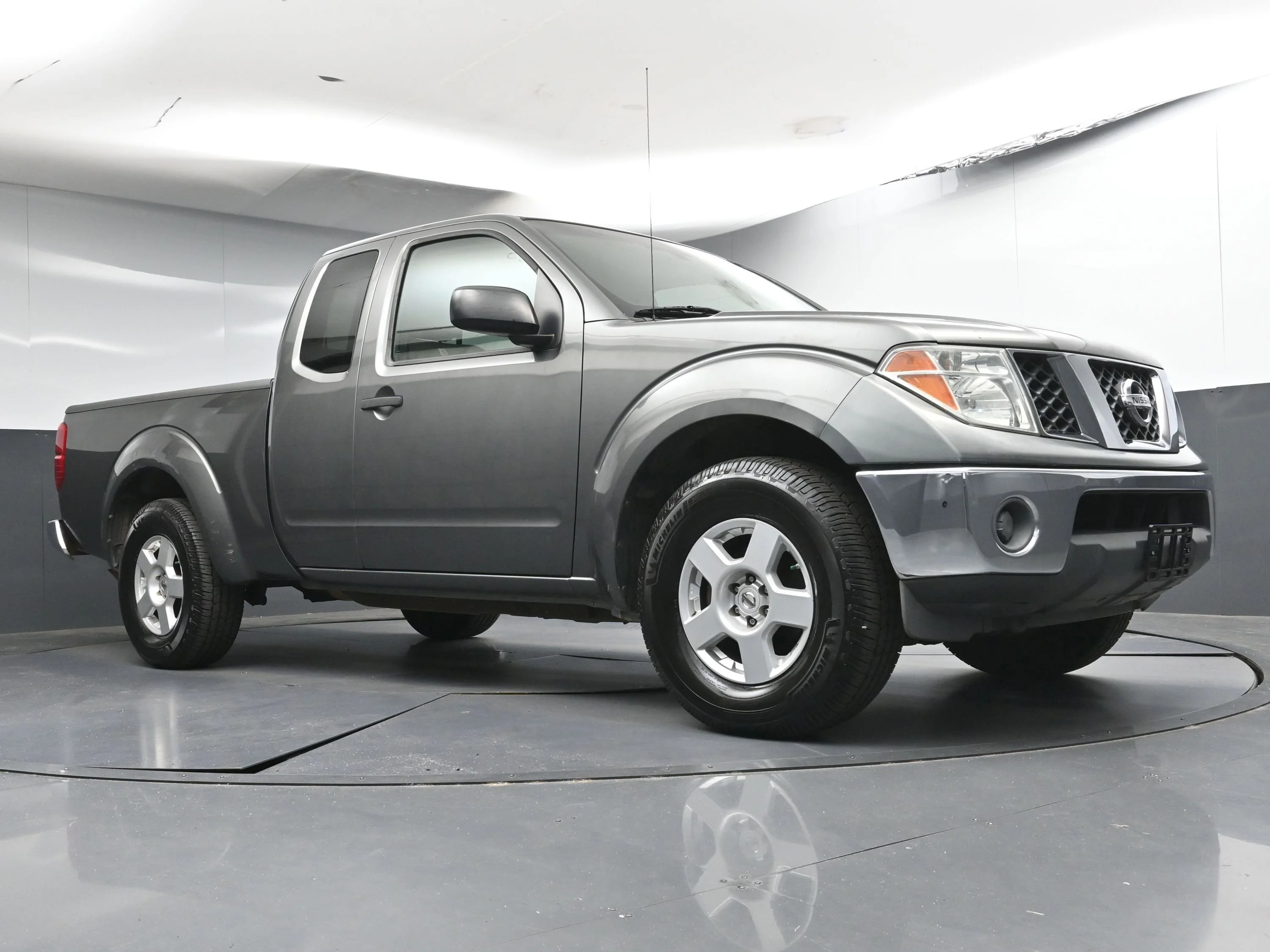 Used 2007 Storm Gray Nissan SE image 17