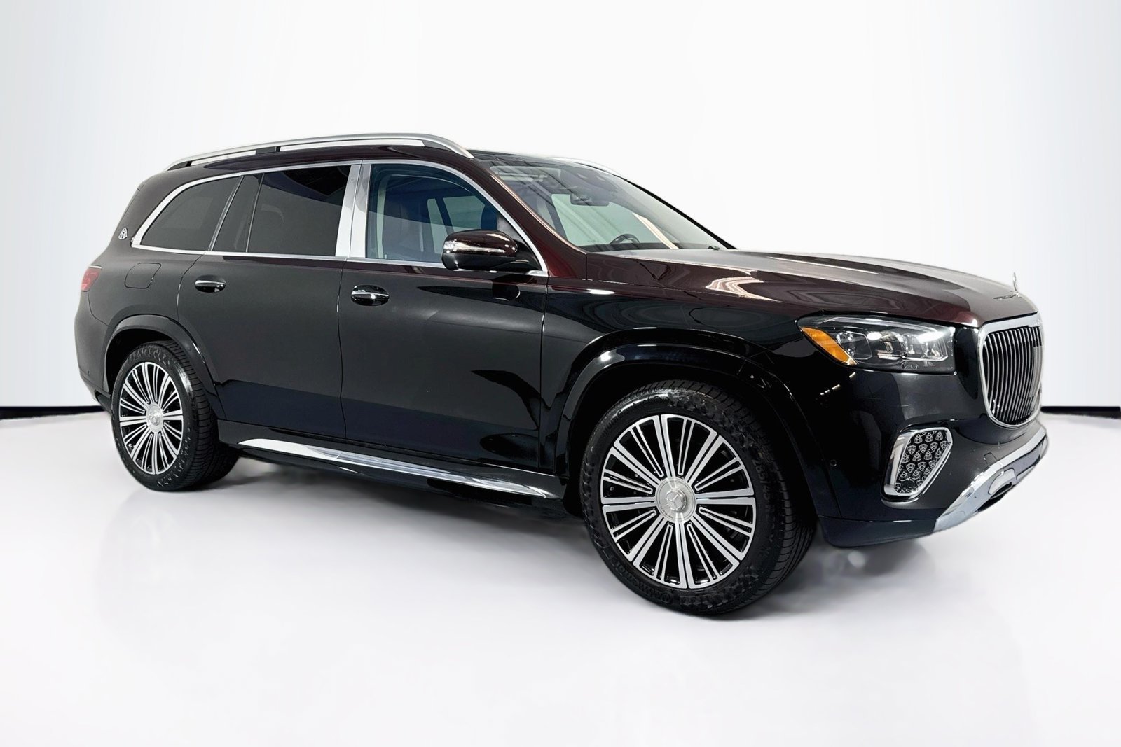 Used 2024 Obsidian Black Metallic Mercedes-Benz Maybach GLS 600 image 3