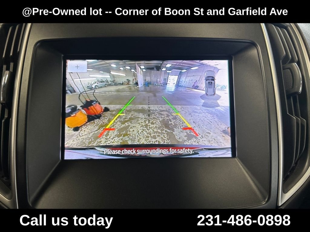 Used 2020 Red Ford SEL image 27