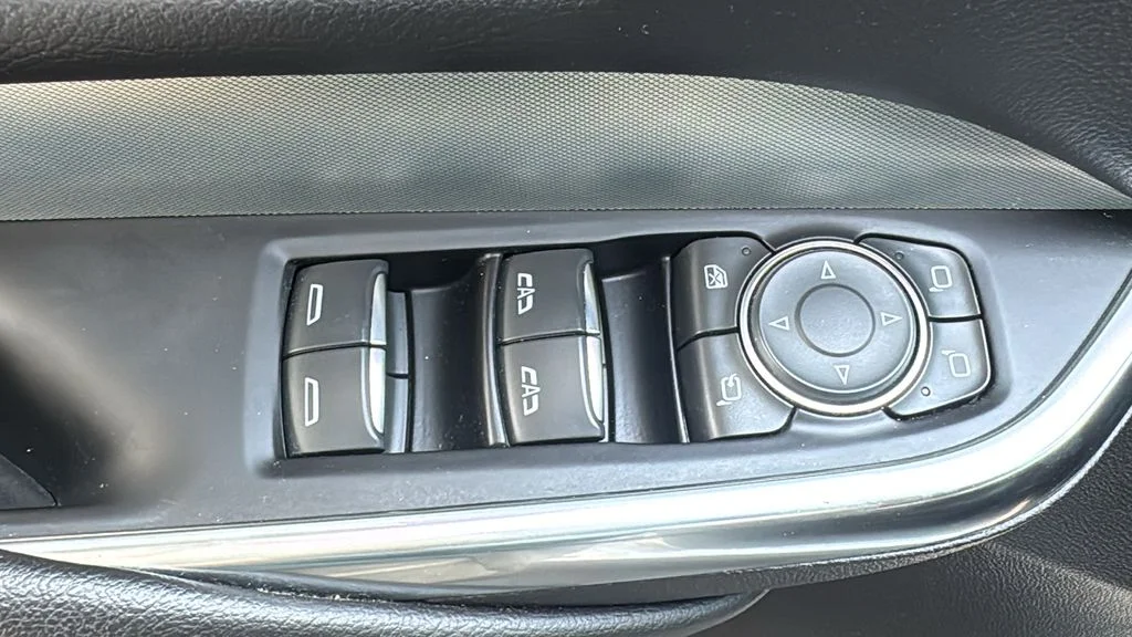 Used 2022 White Cadillac Premium Luxury image 19