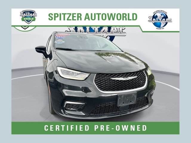 2024 Chrysler Pacifica Touring L's photo