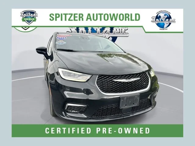 2024 Chrysler Pacifica Touring L's photo