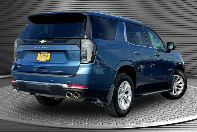 Used 2025 Blue Chevrolet Premier image 6