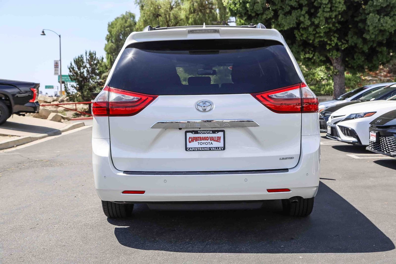 Certified Used 2020 Blizzard Pearl Toyota Limited image 5