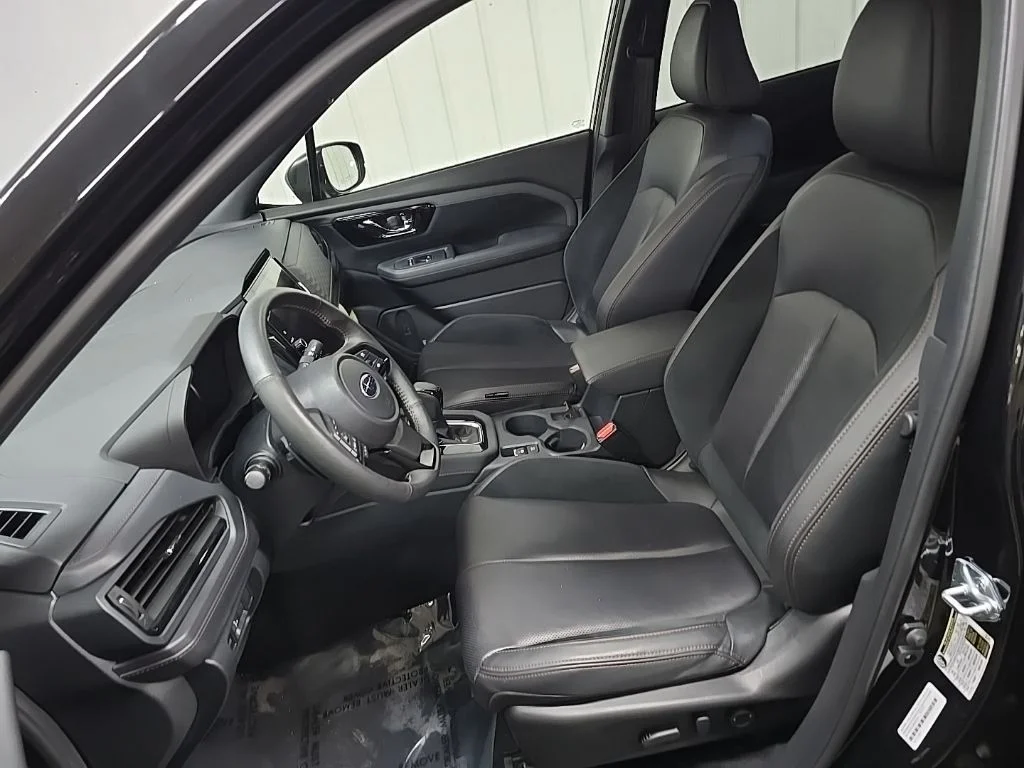 Used 2025 Crystal Black Silica Subaru Touring image 31