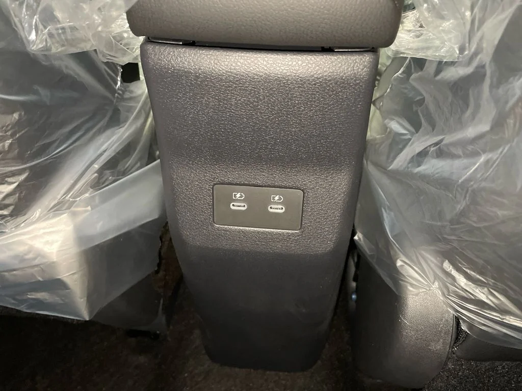 New 2026 Arctic Ice Blue Metallic / Super Black Two-tone Nissan SR image 25