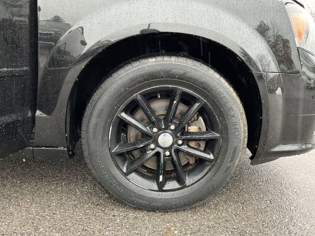 Used 2016  Dodge SE Plus image 18