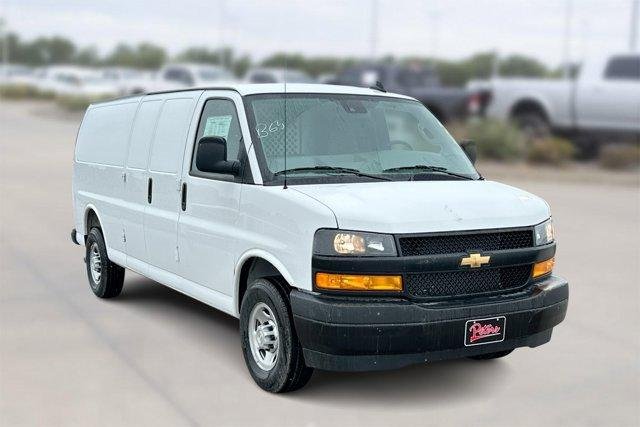 2026 Chevrolet Express 2500 Extended Work Van HD's photo
