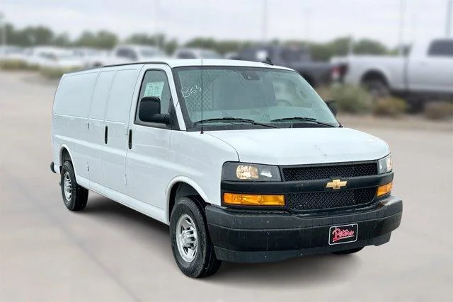 2026 Chevrolet Express 2500 Extended Work Van HD's photo