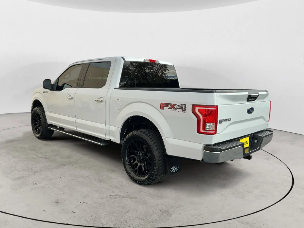Used 2016 White Ford XLT image 11