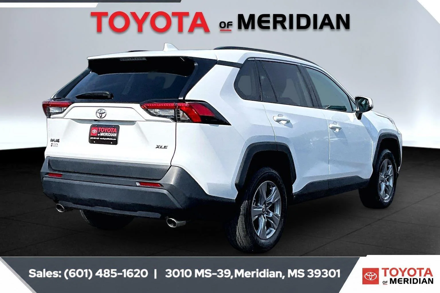 Used 2024 Ice Cap Toyota XLE image 11