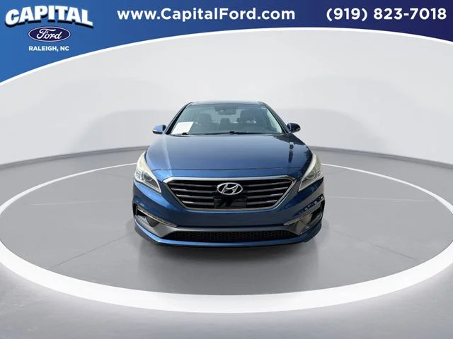Used 2016 Blue Hyundai Limited image 3