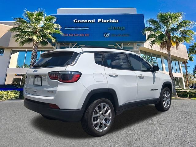 Certified Used 2023 White Jeep Latitude Lux image 5