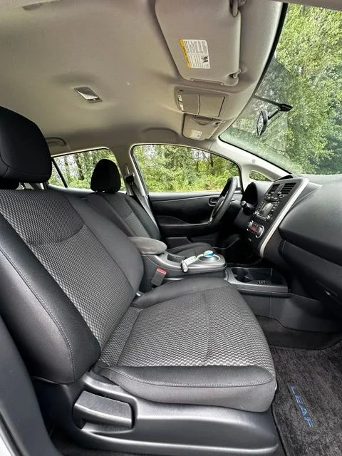 Used 2017 Brilliant Silver Nissan S image 21