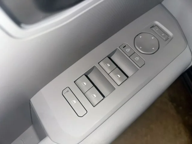New 2027 Aurora Black Pearl Kia S image 17