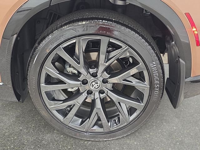 Used 2025 Brown Toyota Limited image 30