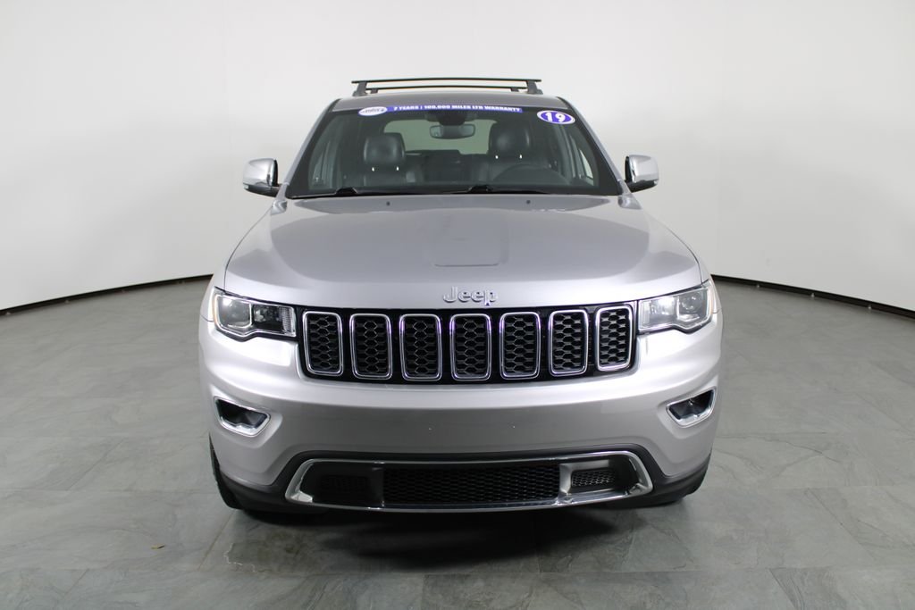 Used 2019 Silver Jeep Limited image 12