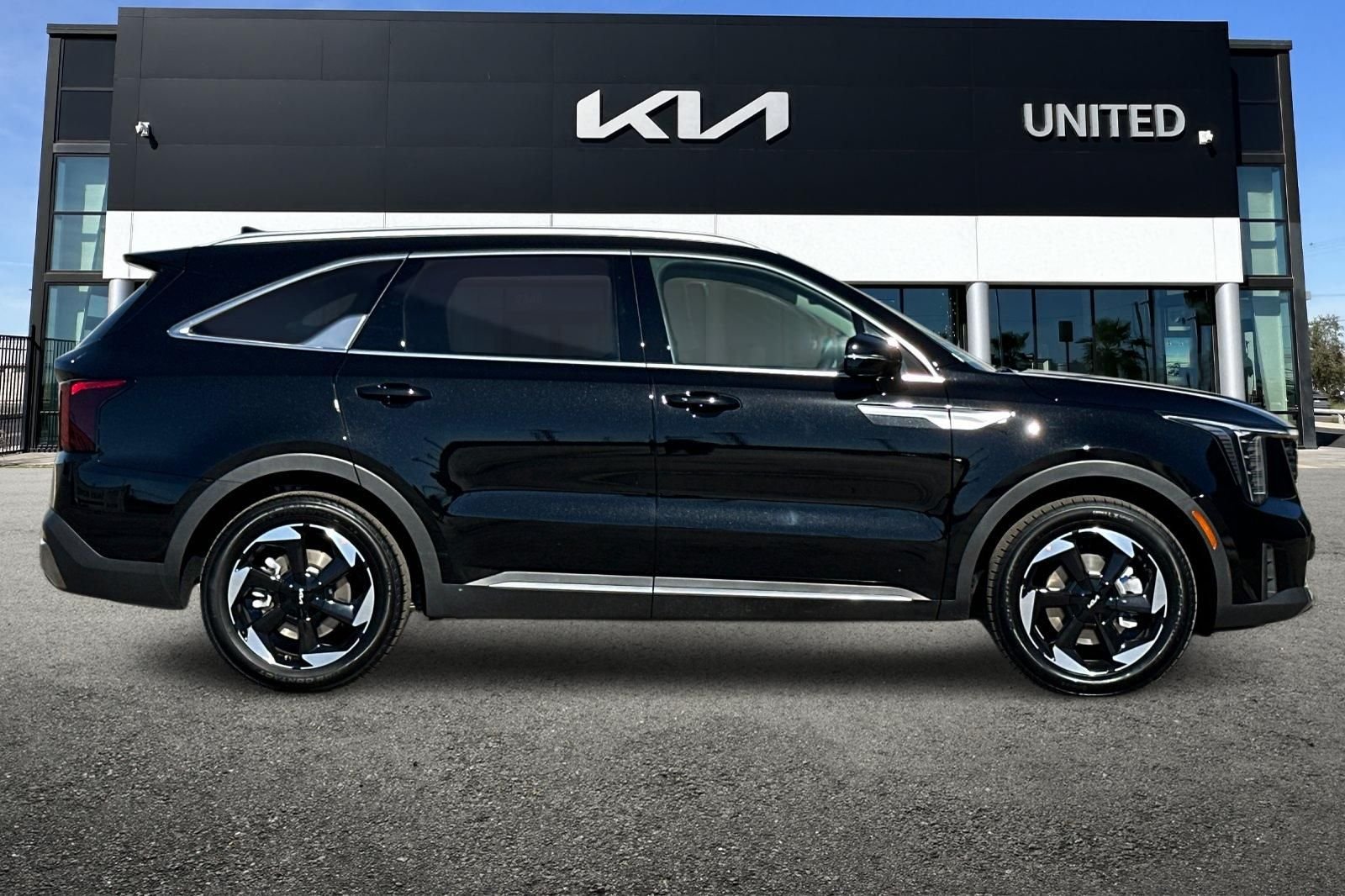 2026 Kia Sorento EX Hybrid - Photo 3