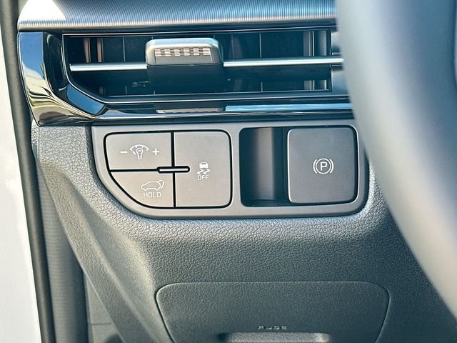 Used 2026 Glacial White Pearl Kia EX image 10