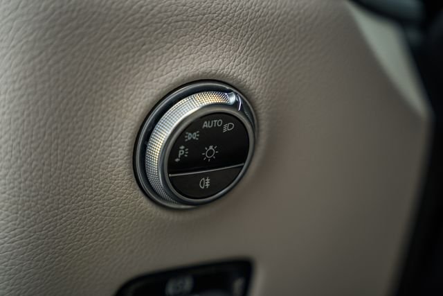 Used 2023 Polar White Mercedes-Benz GLC 300 image 39