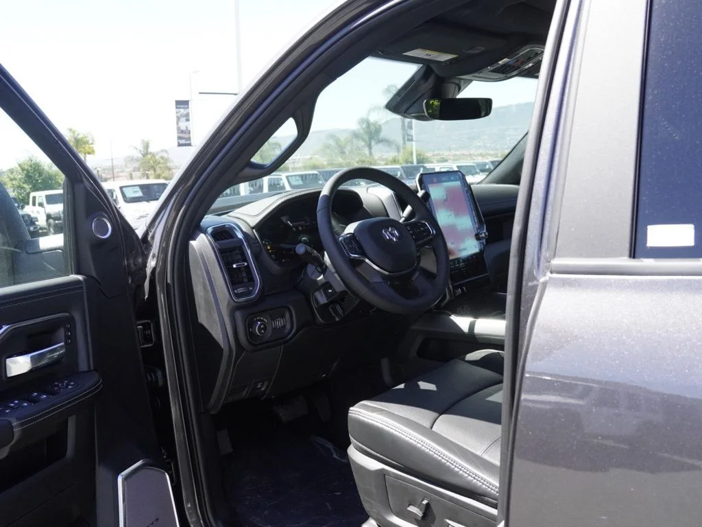 New 2026 Granite Crystal Metallic Clear-Coat Exterior Paint RAM Laramie image 19