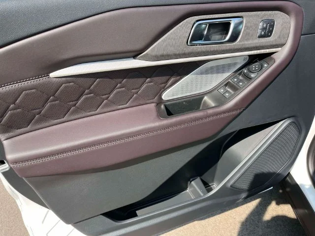 New 2027 White Ford Platinum image 20