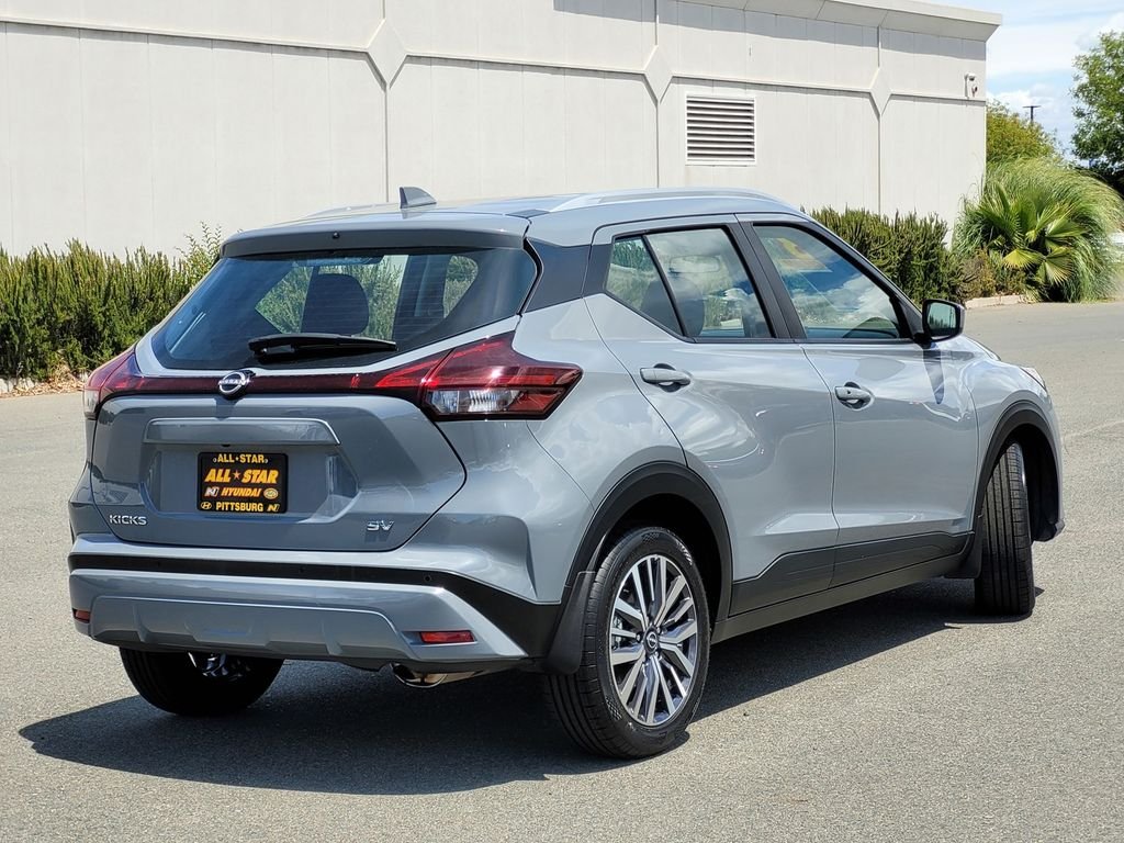 Used 2023 Gray Nissan SV image 4