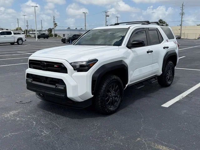 Used 2025 White Toyota SR5 image 3