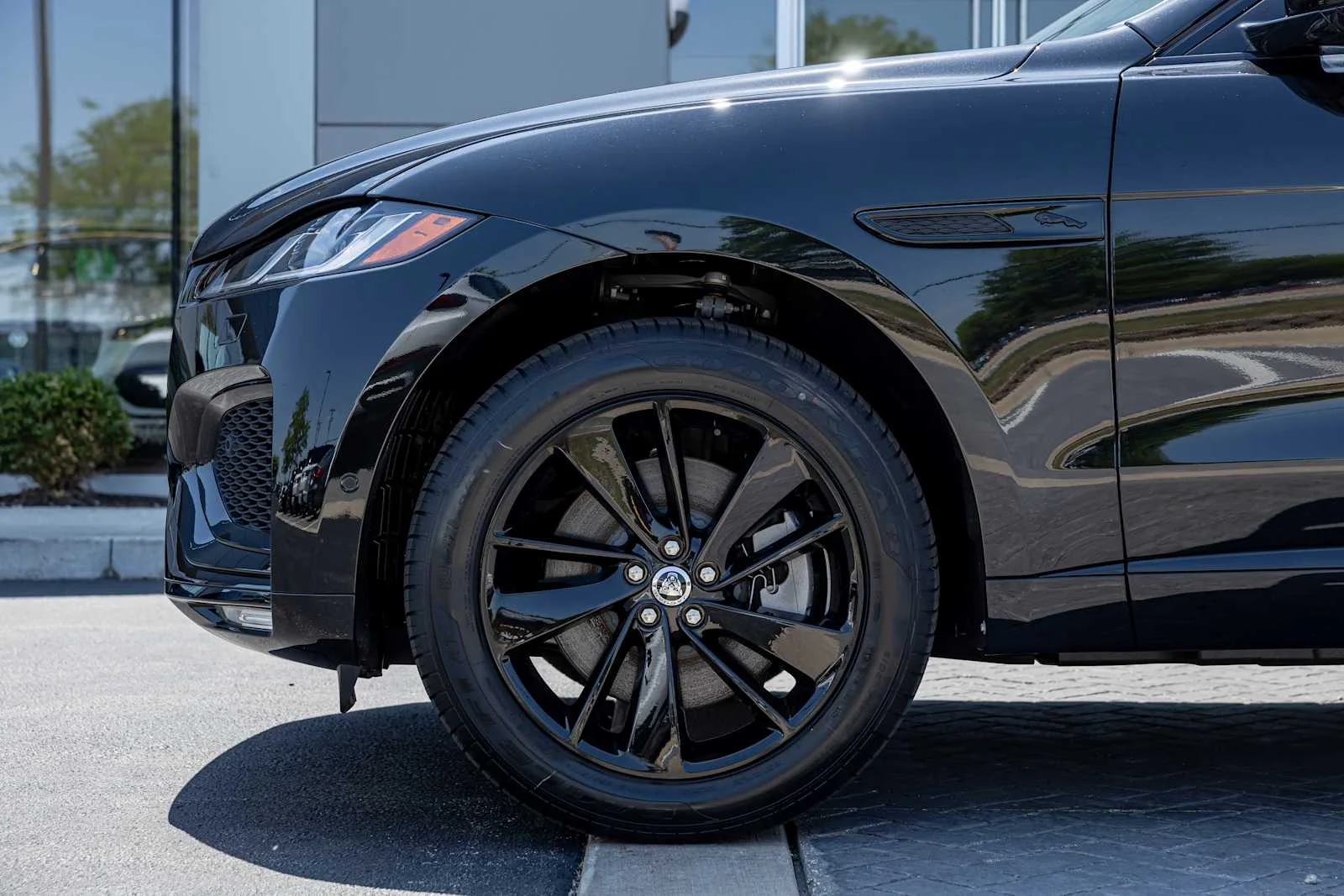 2026 Jaguar F-Pace R-Dynamic S - Photo 9
