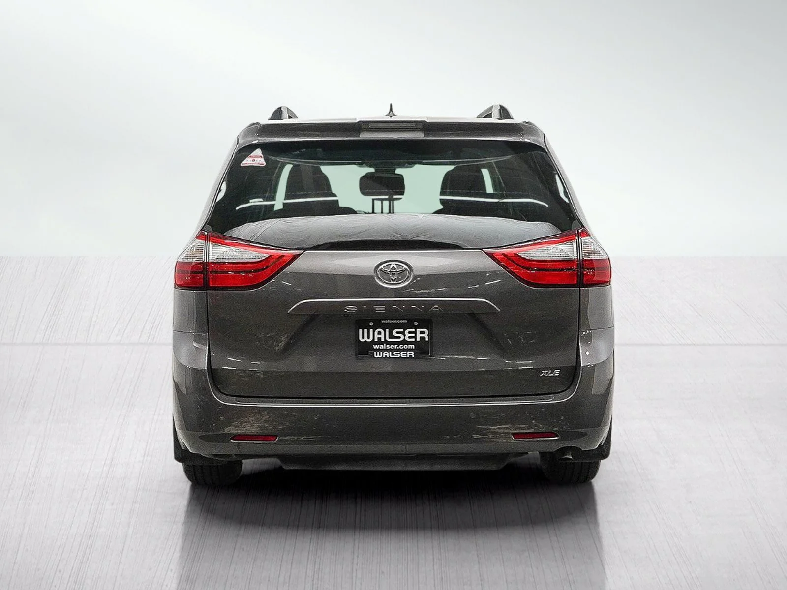 Used 2019 Gray Toyota XLE image 4