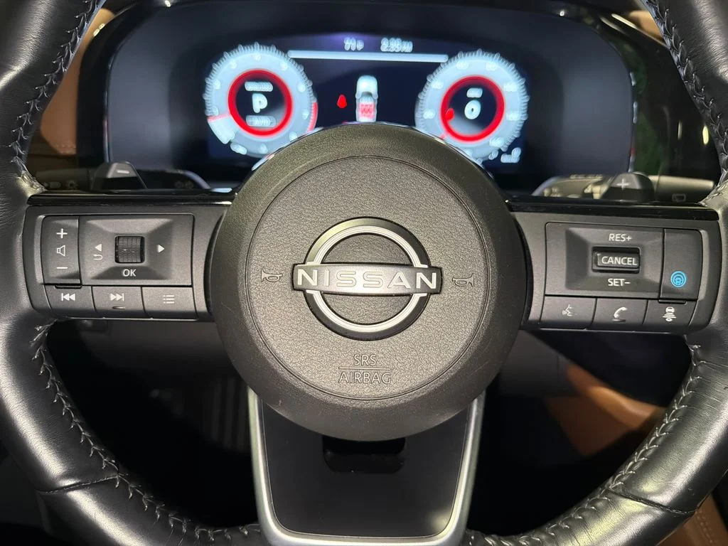 Used 2024 Super Black Nissan Platinum image 28